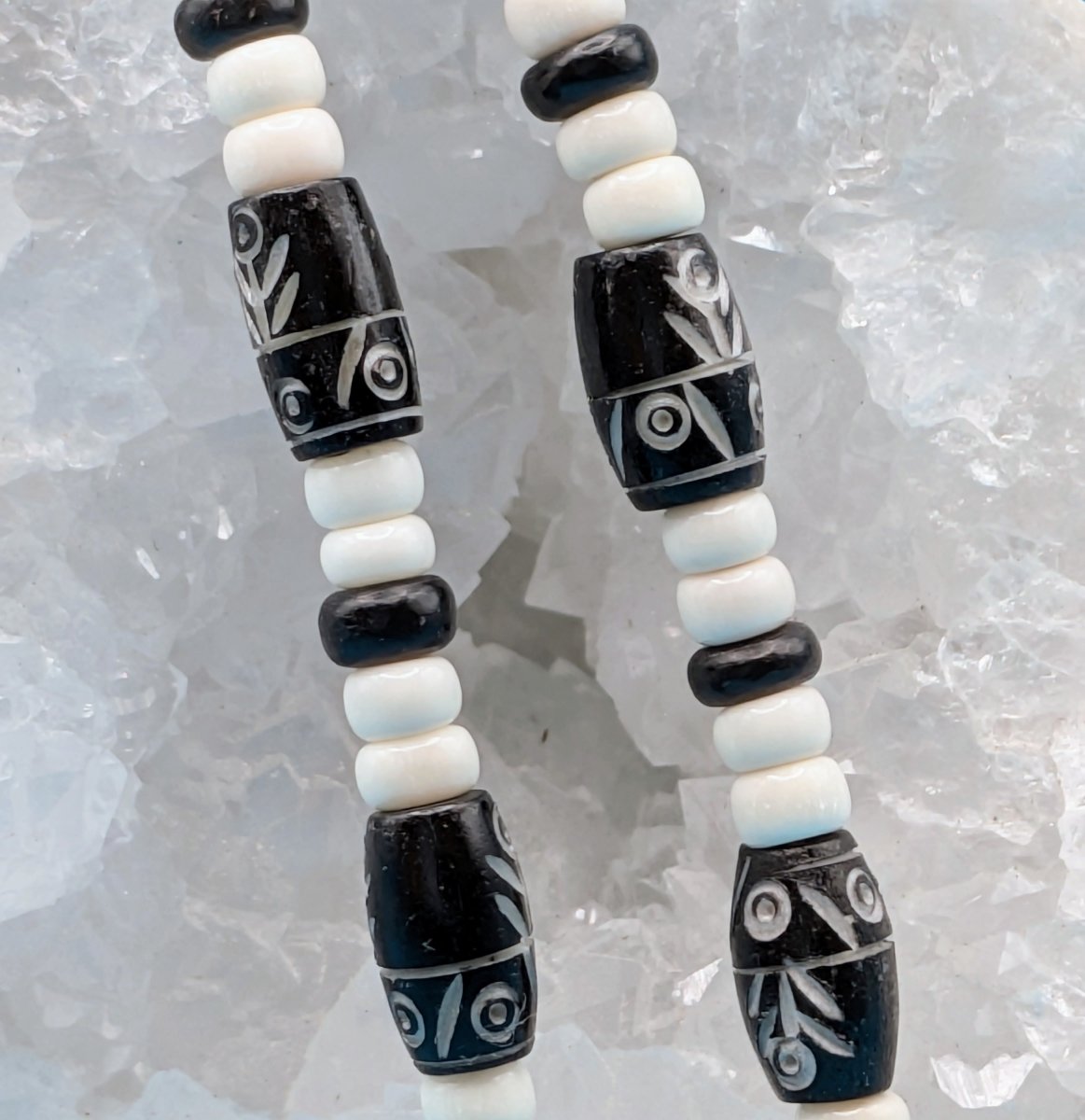 Monochrome Roots Necklace - Neqromance