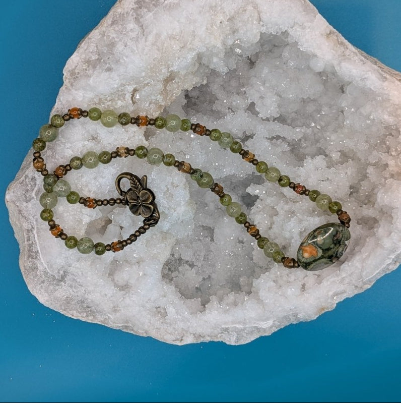 Orange & Green stone pendant necklace - Neqromance