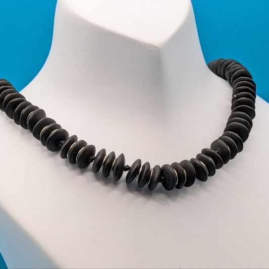 Black Beauty Necklace - NEQromance