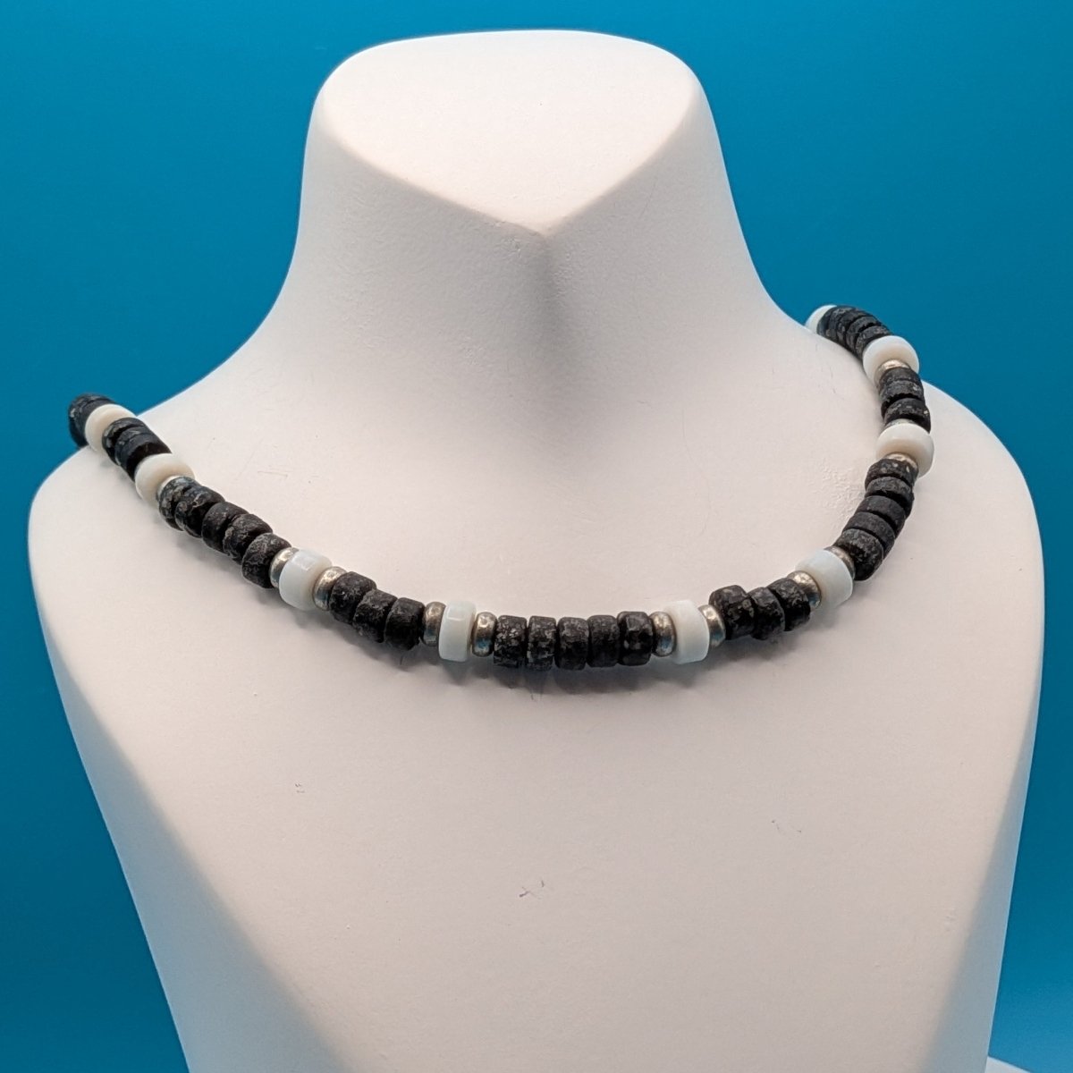 Shadow & Light Necklace - NEQromance